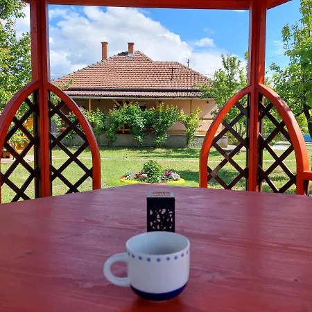Lepkes Vendeghaz Holiday home *
