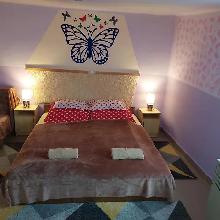 Lepkes Vendeghaz Holiday home *