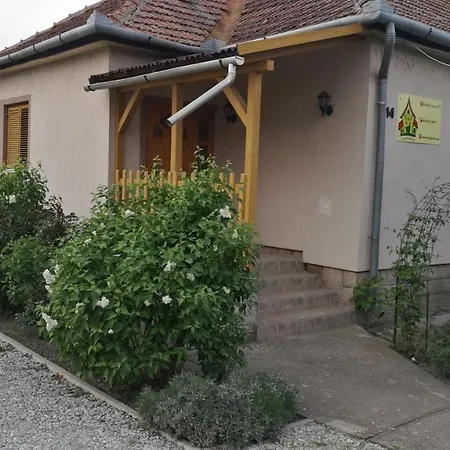 Lepkes Vendeghaz Holiday home Poroszlo