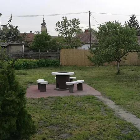 Lepkes Vendeghaz Holiday home *